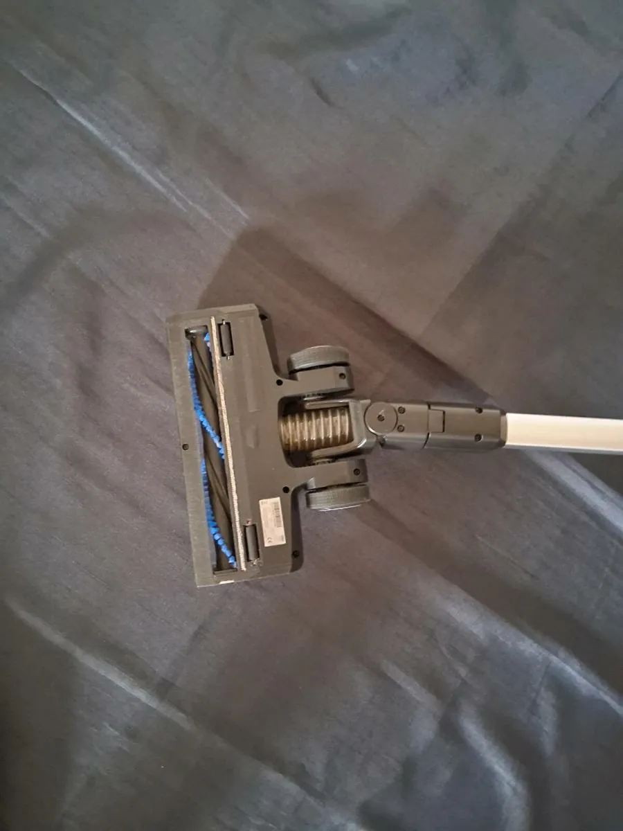 Vax Cordless Upright Hoover - Image 4