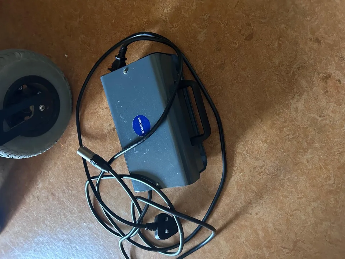 Electric Wheelchair - Image 4