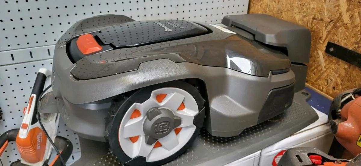 415x Husqvarna Automower - Image 2