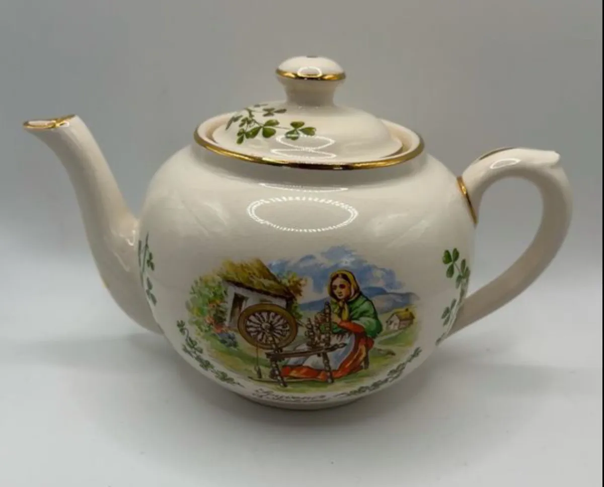 Vintage Arklow Pottery Tea Pot - Image 1