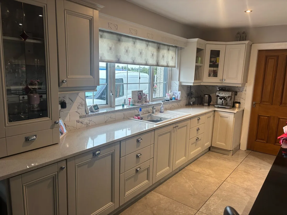 Kitchen and appliances - Image 1