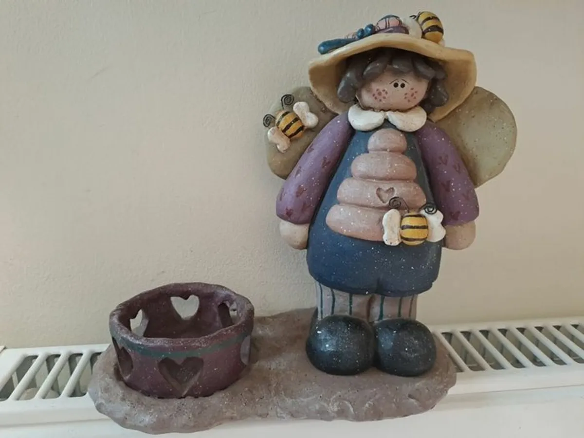 Crazy Mountain June Candle holder bee keeper - Image 3