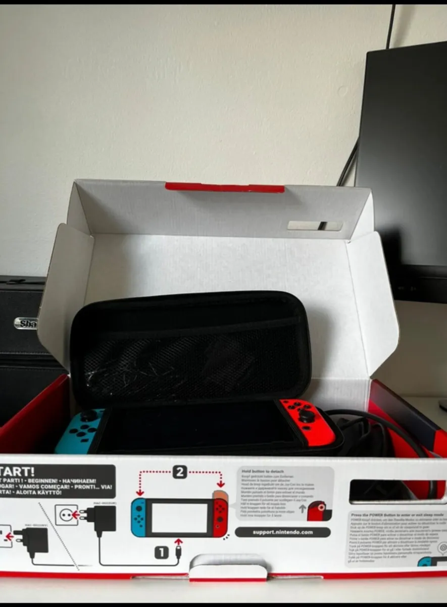 Nintendo Switch Bundle + Super Mario Bros Deluxe G - Image 3