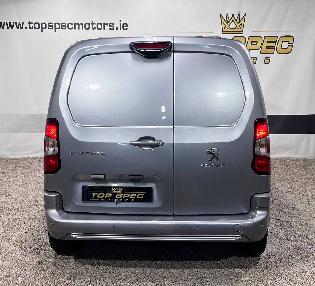 2018 (182) Peugeot partner NEW MODEL 1.6Hdi 3 Seat - Image 2