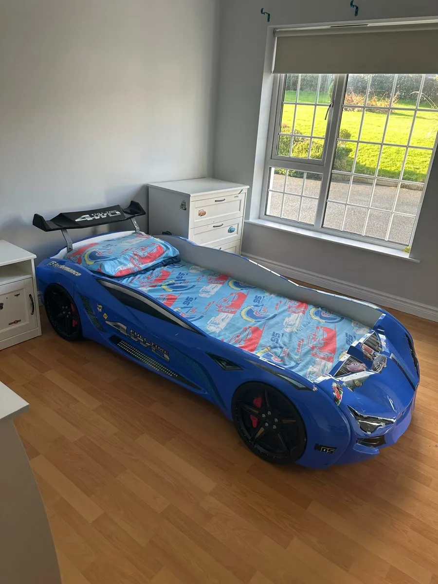 Kids bed - Image 1