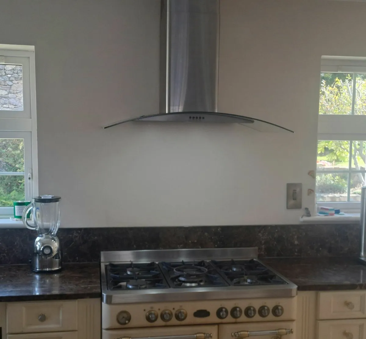 Cooker hood - Image 1