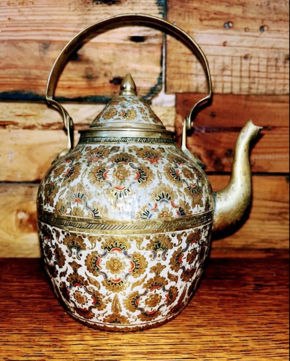 Vintage brass enamel tea pot - Image 2