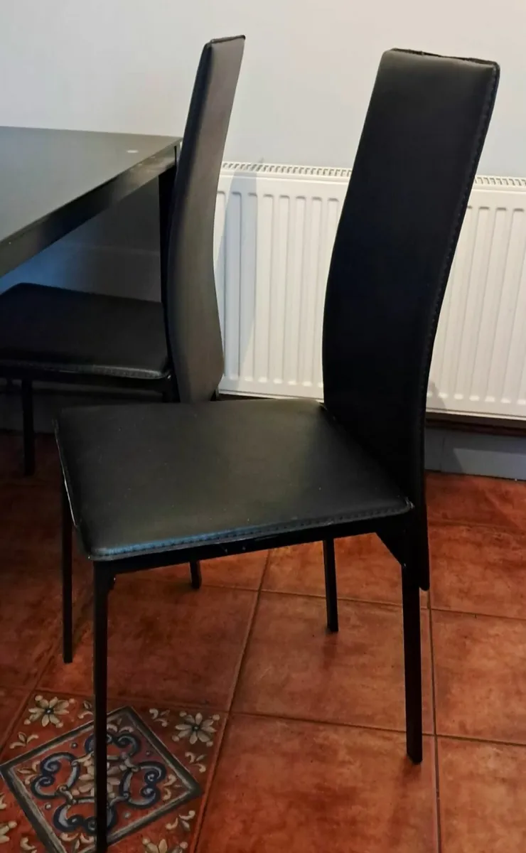 Dining table and 4 chairs - Image 3