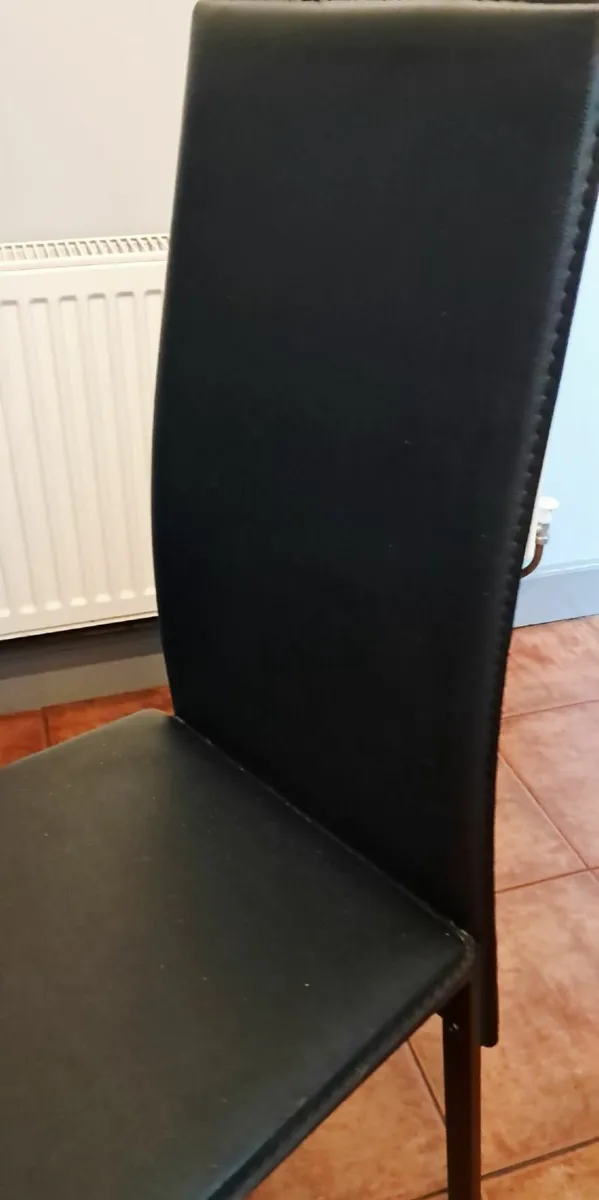 Dining table and 4 chairs - Image 4