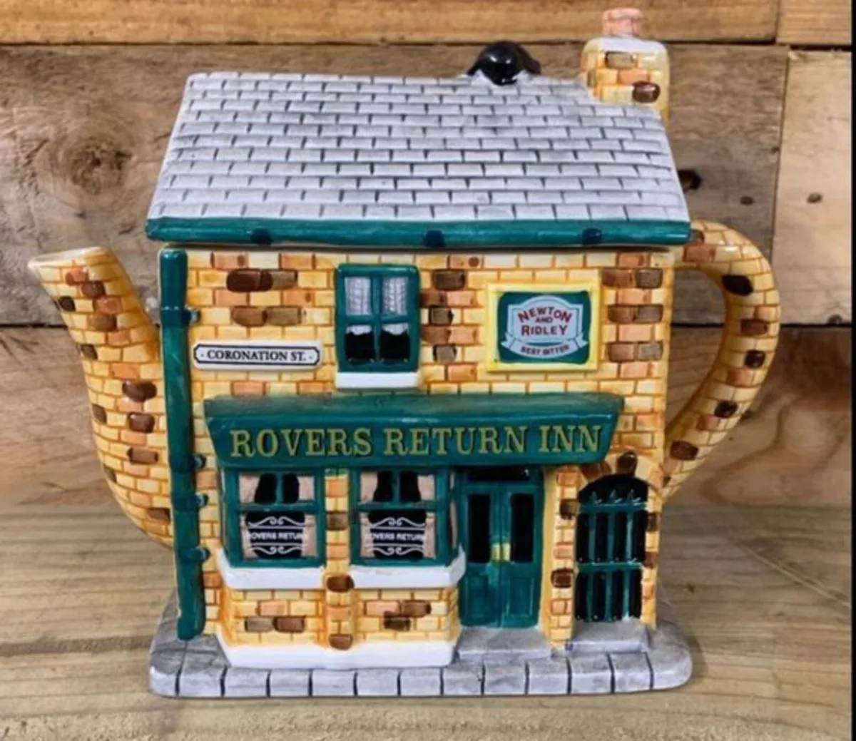 Coronation Street Tea Pot - Image 1
