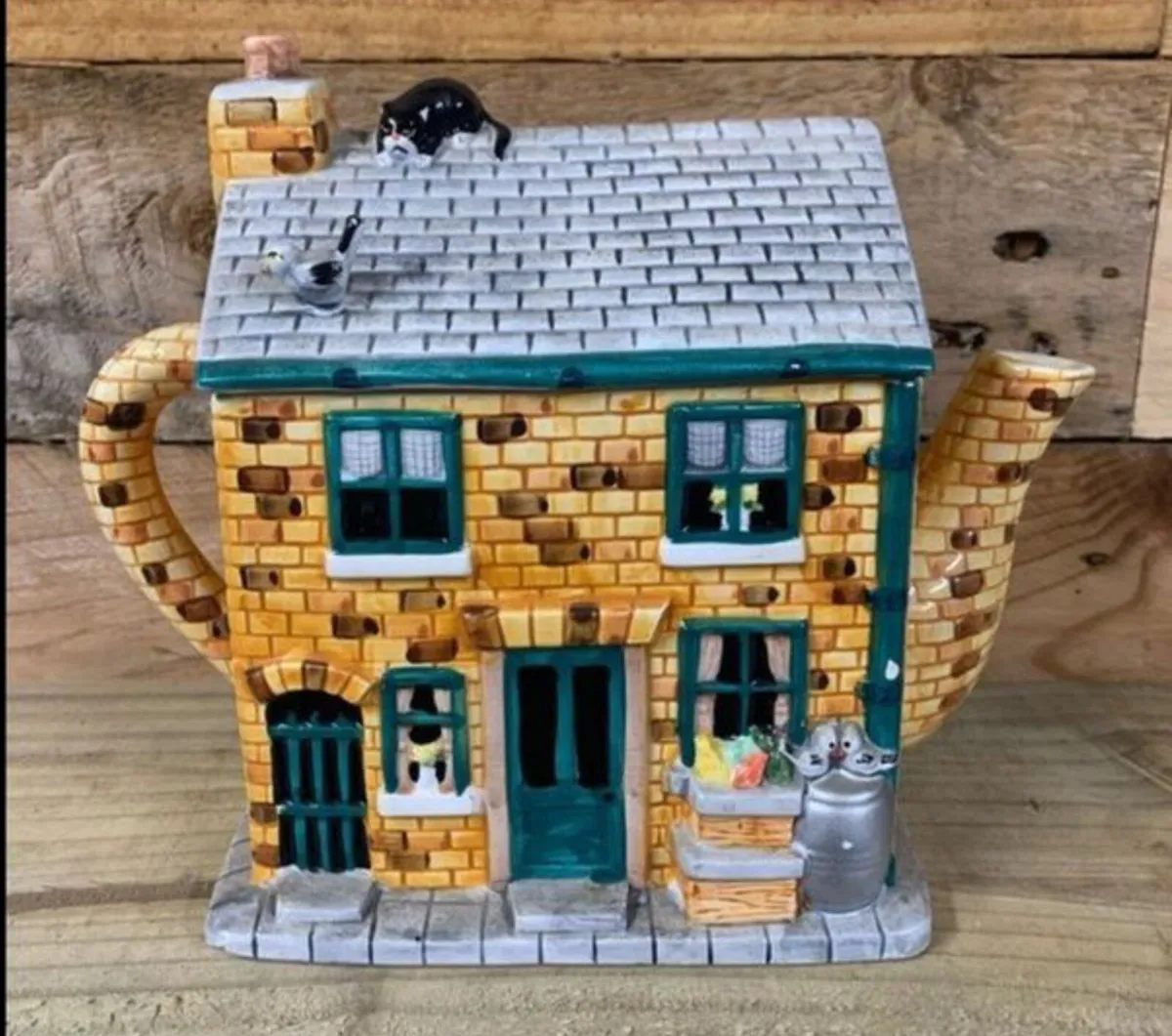 Coronation Street Tea Pot - Image 2
