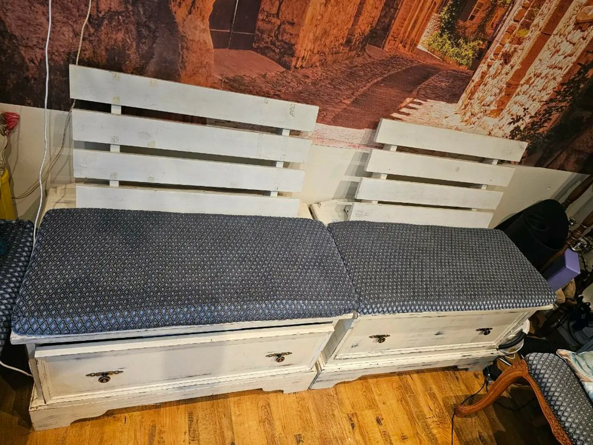 Kitchen bench - Image 1