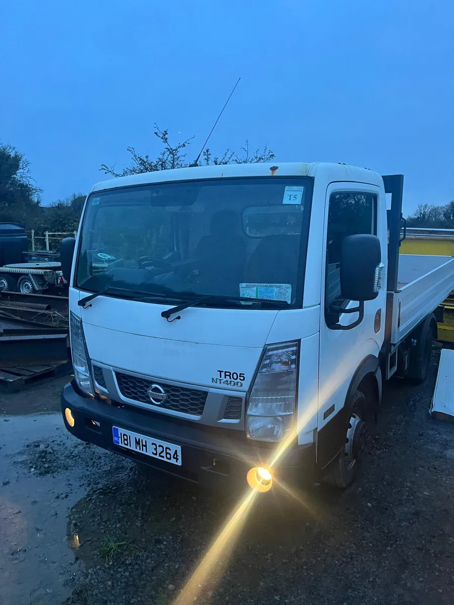 2019 Nissan Cabstar NT400TR03  Cabstar Dropside - Image 2