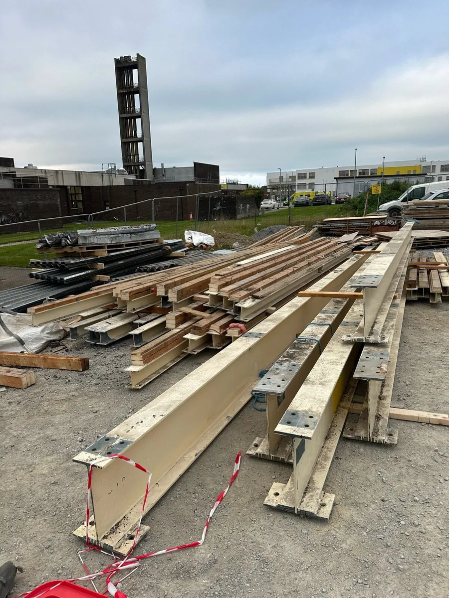 Roof and roof cladding for a shed. - Image 1