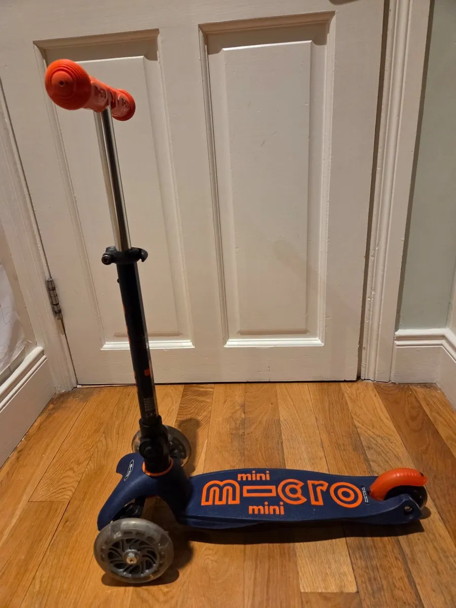 Mini Micro Foldable LED Scooter Navy - Image 4