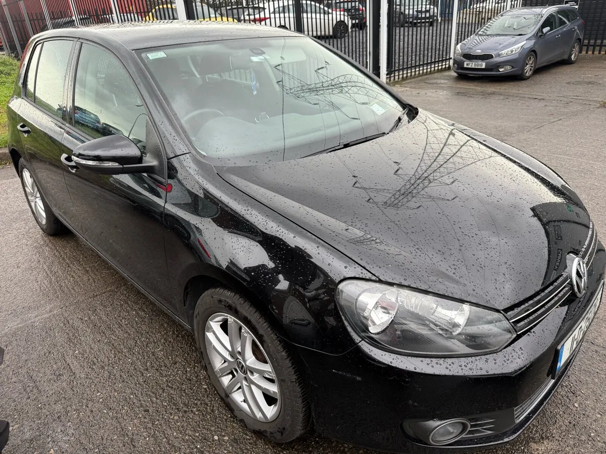 2011 VW Golf 1.6 TDI Automatic Highline - Image 1