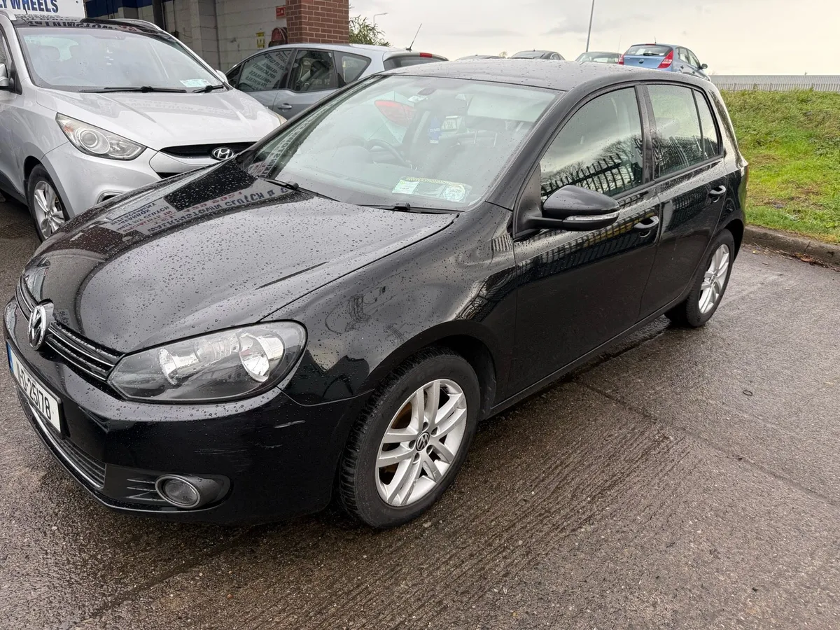2011 VW Golf 1.6 TDI Automatic Highline - Image 2