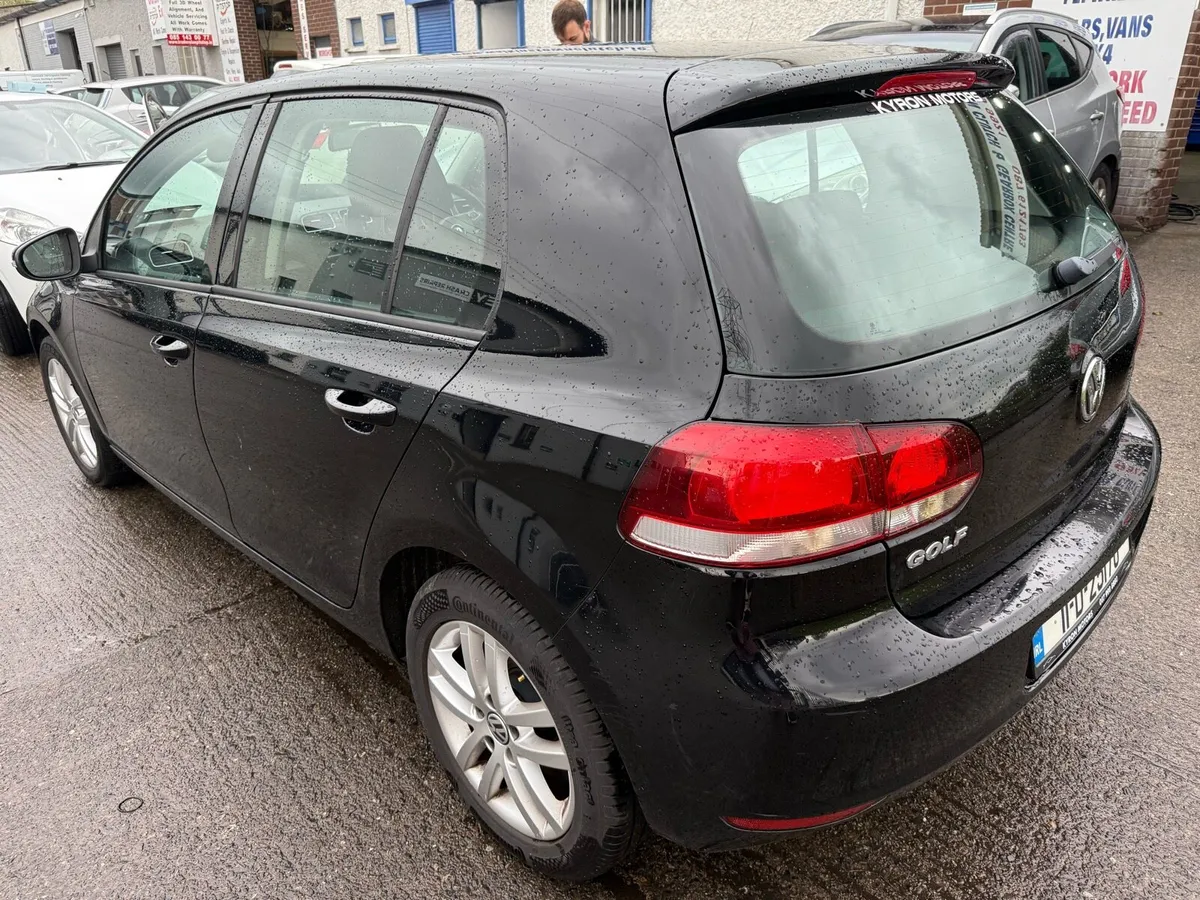 2011 VW Golf 1.6 TDI Automatic Highline - Image 4