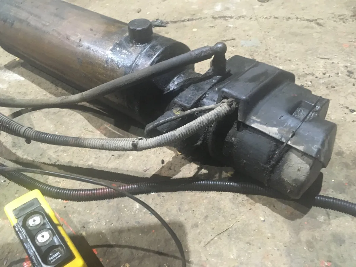 Electric tipping gear - Image 1