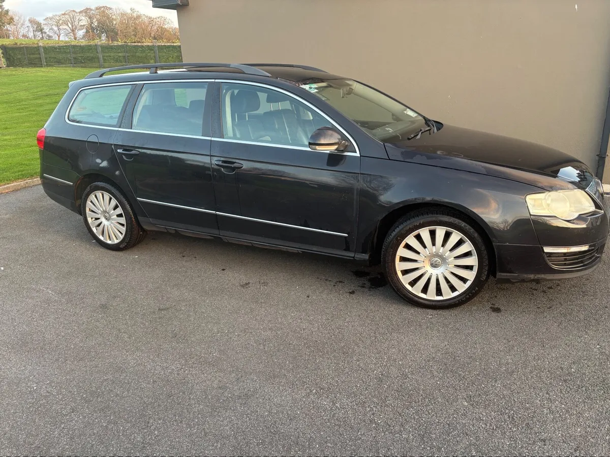 Volkswagen Passat 2009 - Image 1