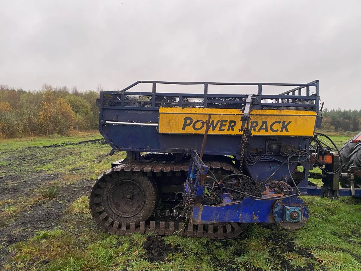 K&H Mini Power Track 6 Sod Turf Hopper - Image 2