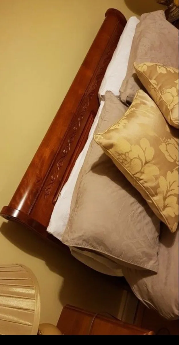 Double bed with matress - Image 2