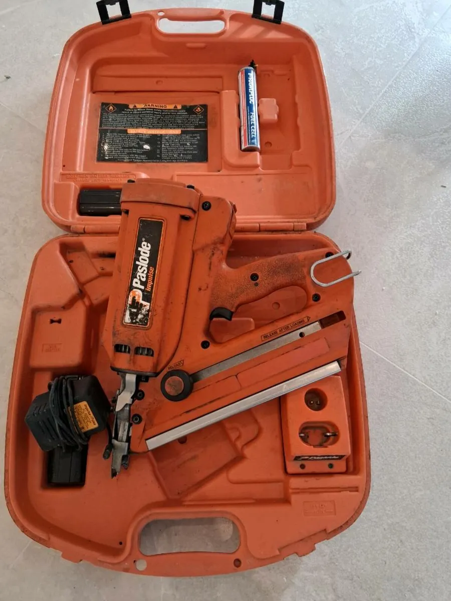 Paslode im 350 nail gun - Image 1
