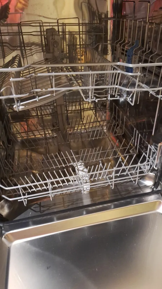 Dishwasher - Image 3