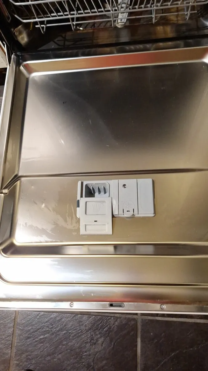 Dishwasher - Image 4