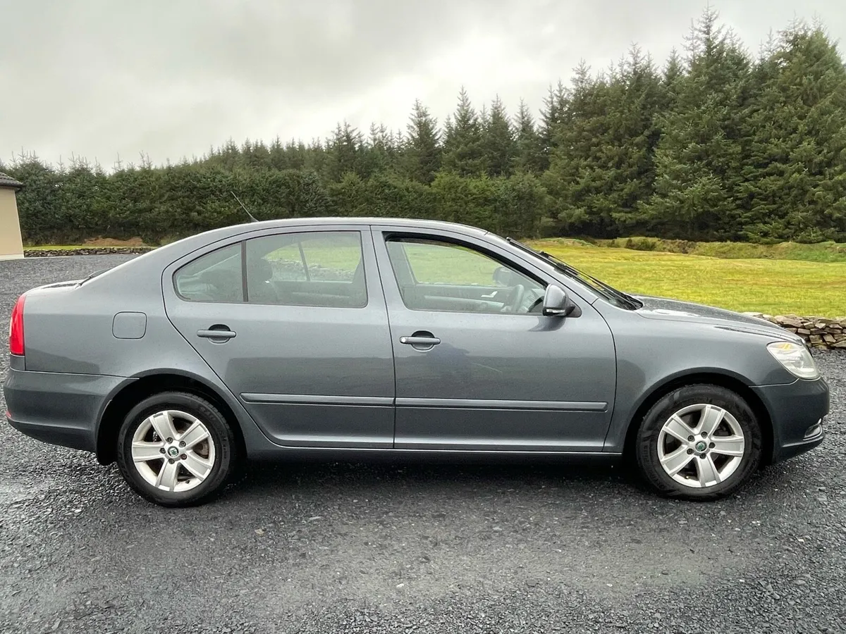 2011 Skoda Octavia - Image 2