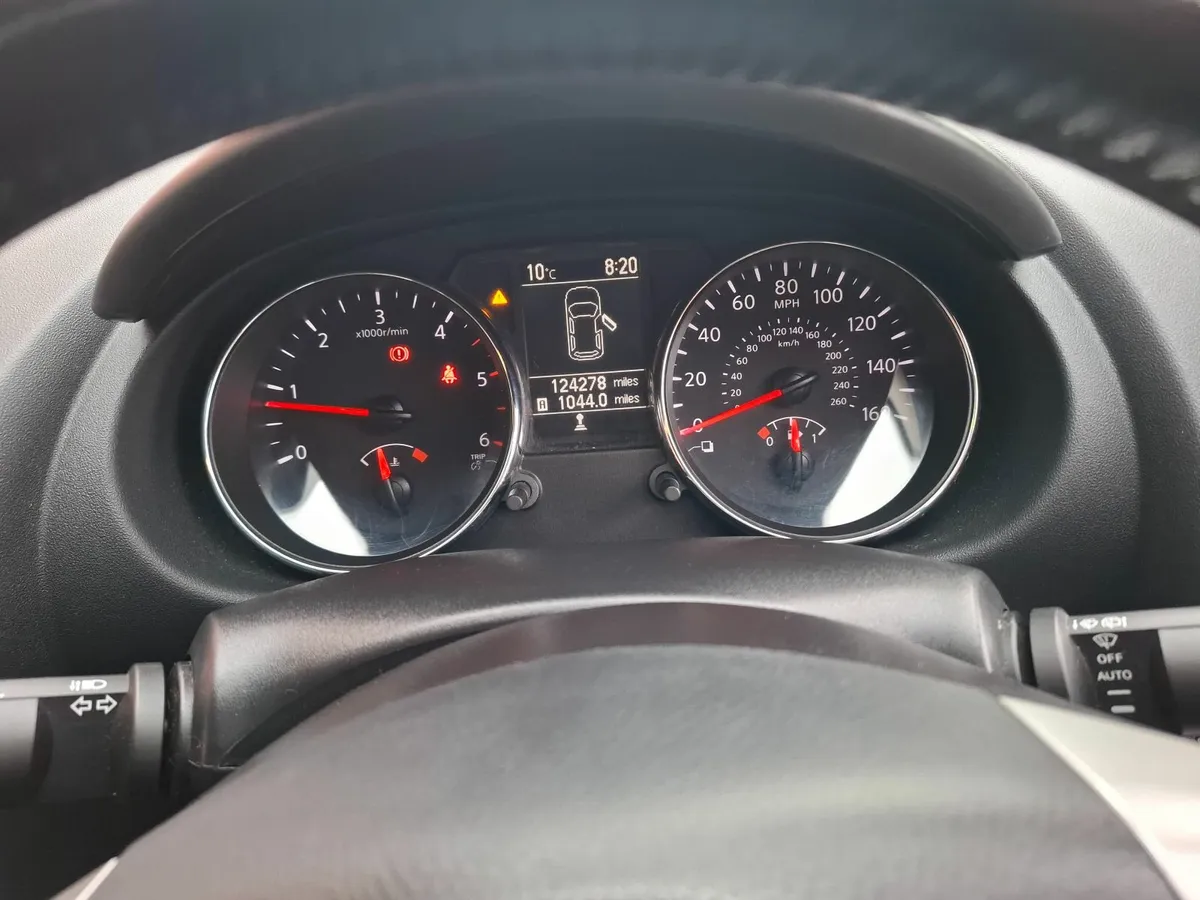 Nissan Qashqai 2011 - Image 2