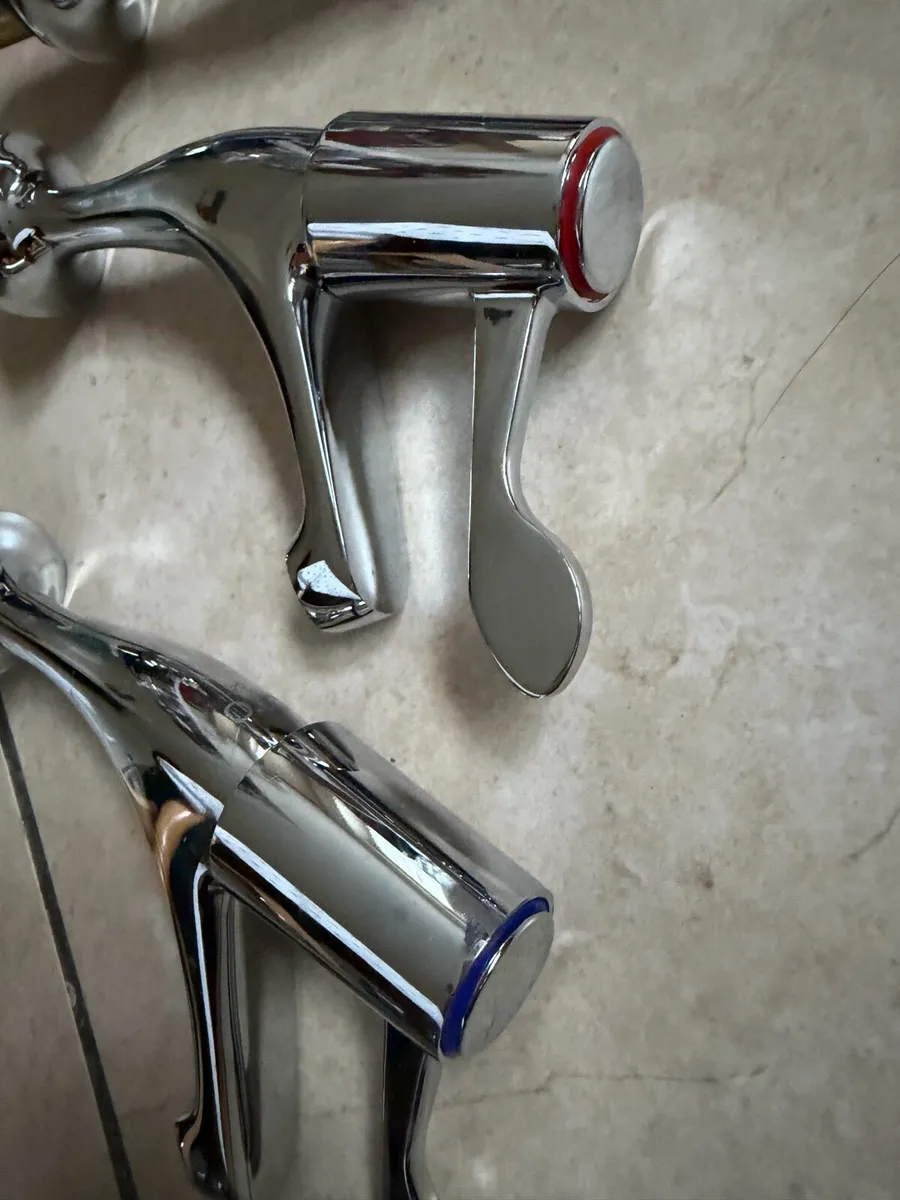 Bathroom taps - Image 3