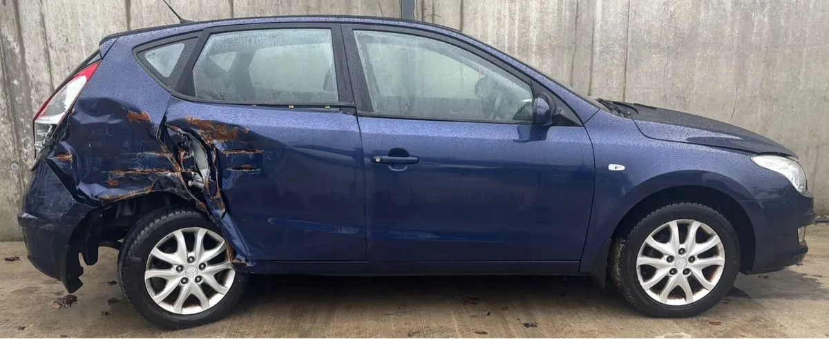 2008 Hyundai i30 parts - Image 2