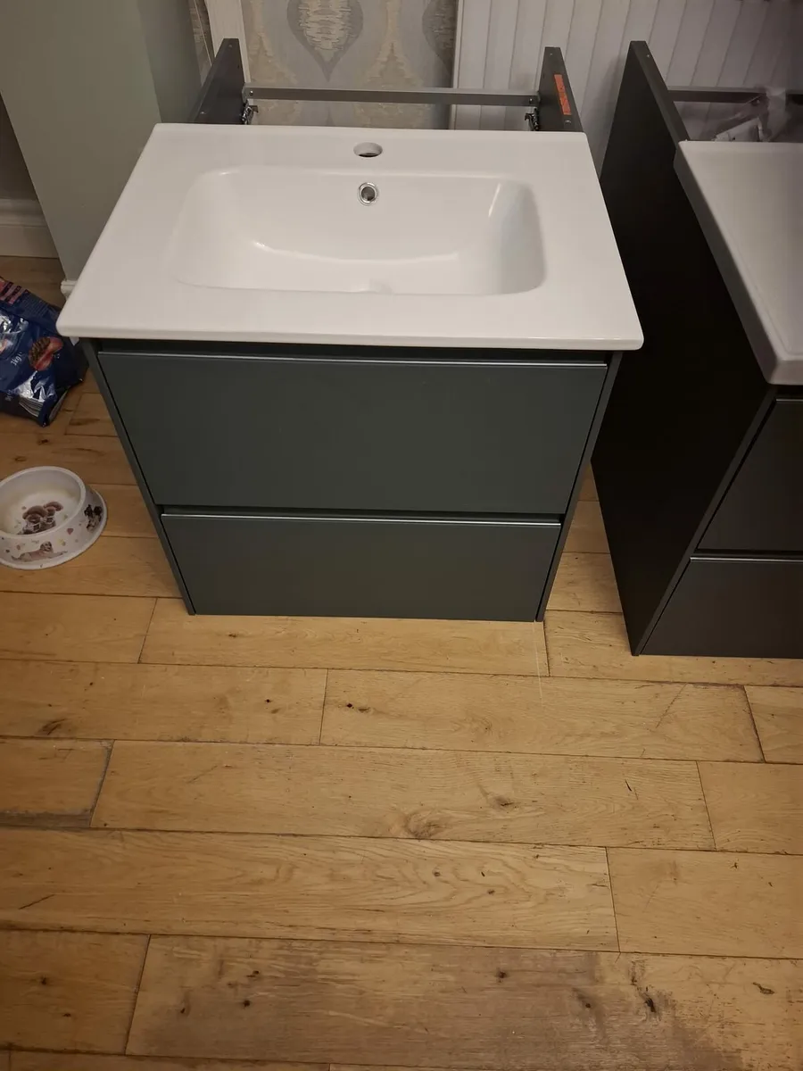 Roca wall hung unit - Image 3