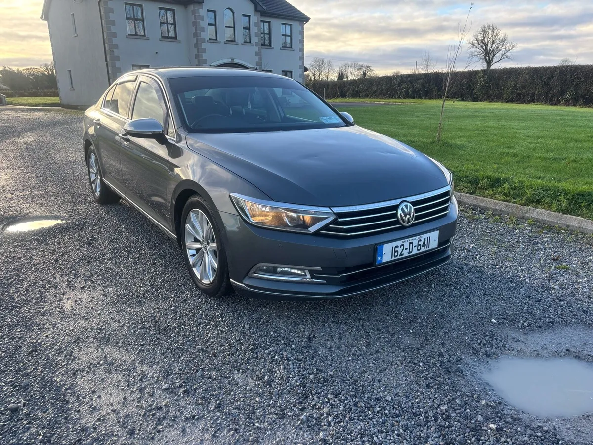 Volkswagen Passat - Image 1