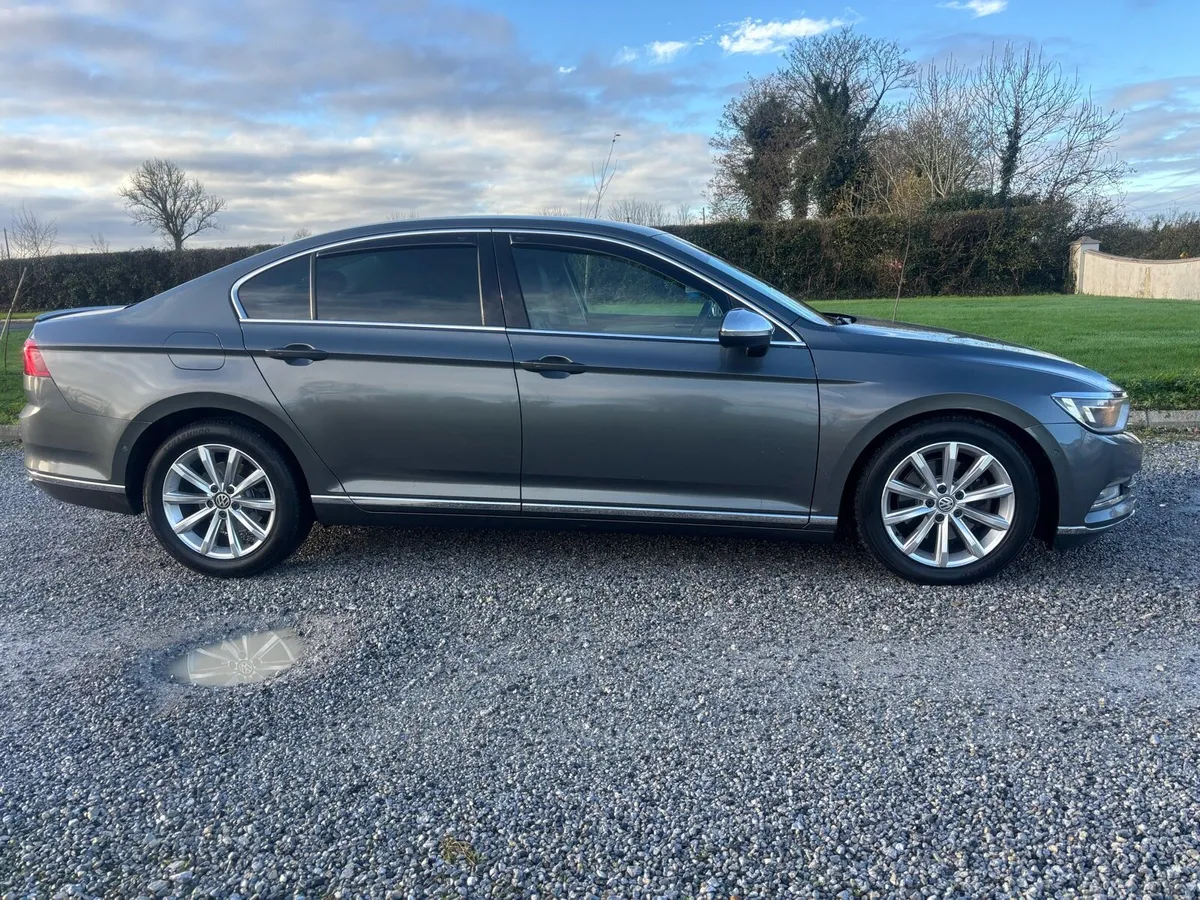 Volkswagen Passat - Image 2
