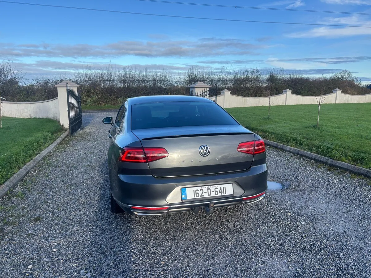 Volkswagen Passat - Image 3