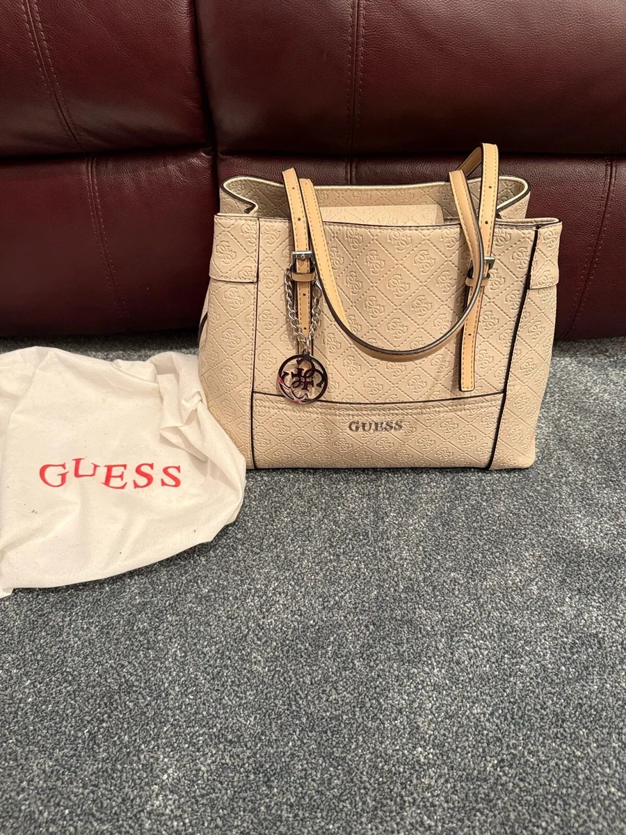 Guess handbag - Image 1