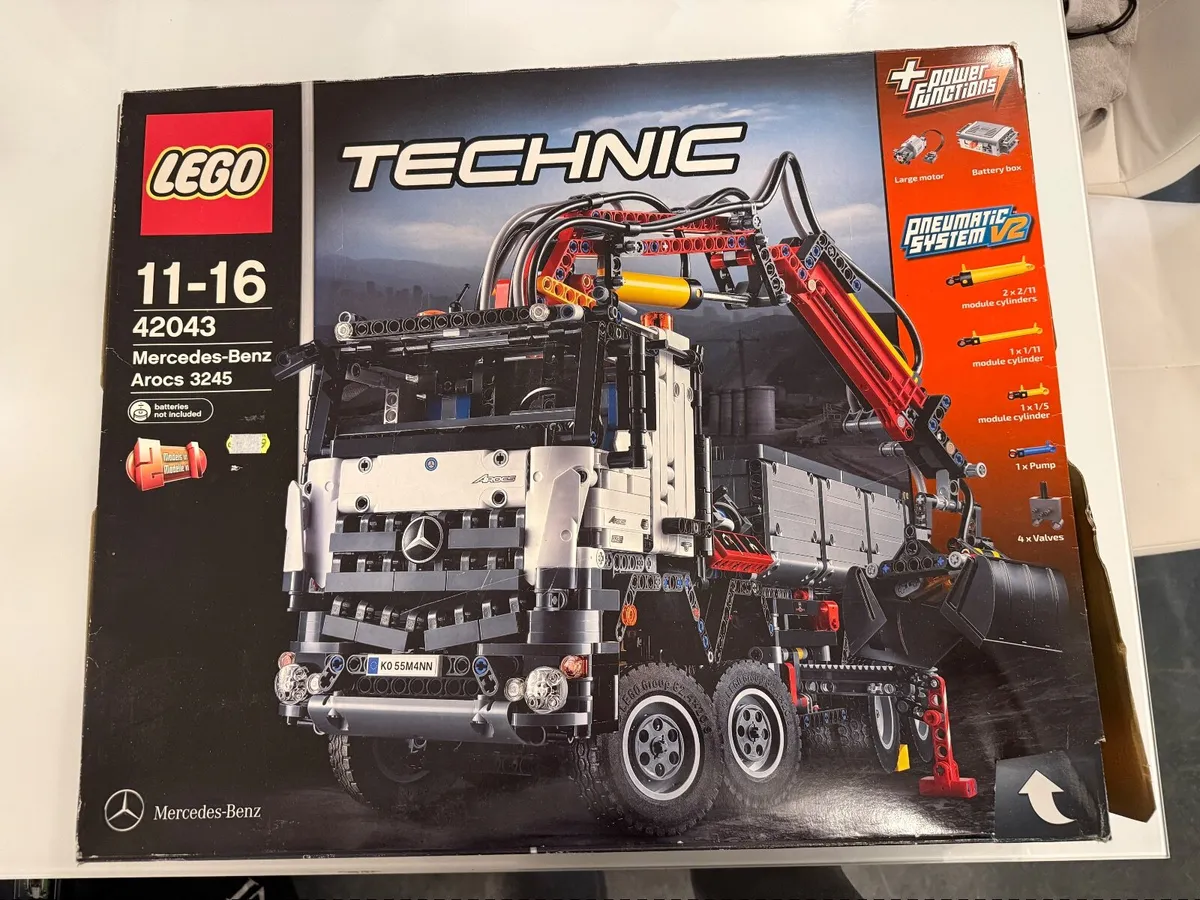 Lego technic Mercedes truck 42043 - Image 1