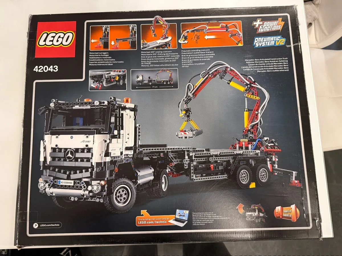 Lego technic Mercedes truck 42043 - Image 2