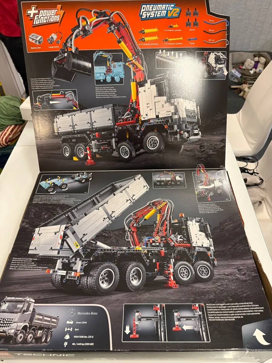 Lego technic Mercedes truck 42043 - Image 3
