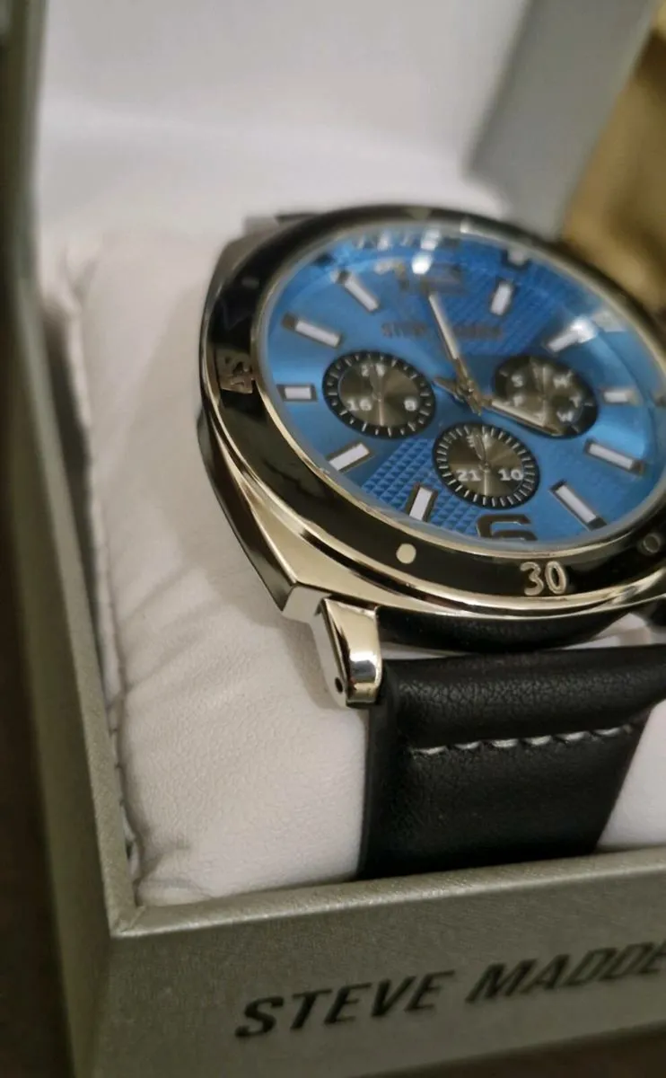 Steve Madden unisex Bracelet Watch - Image 1