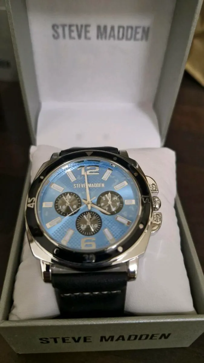 Steve Madden unisex Bracelet Watch - Image 3