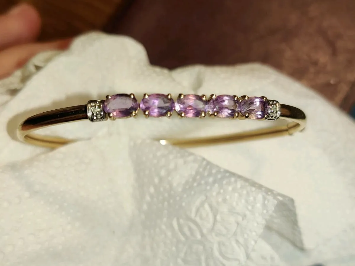 DIAMOND & AMETHYST, 9CT Gold New Dress Bangle ! - Image 1