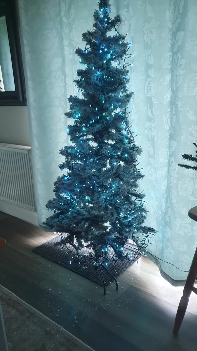 Christmas tree 🎄 - Image 2