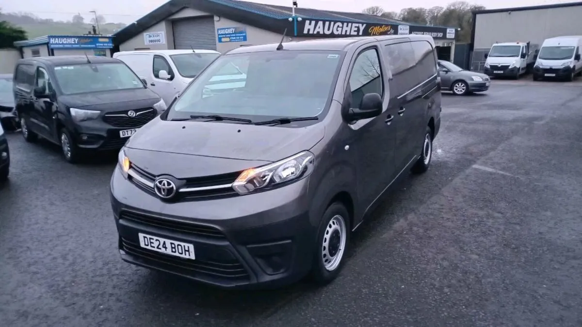 2024 Toyota Proace Lwb 2.0hdi , light damage - Image 1