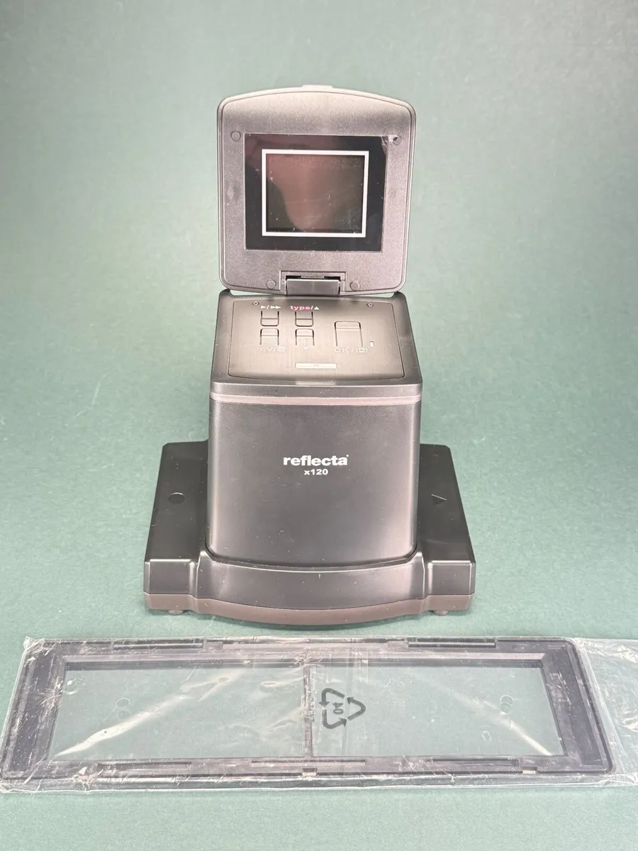 Reflecta x120 medium format film scaner - Image 3