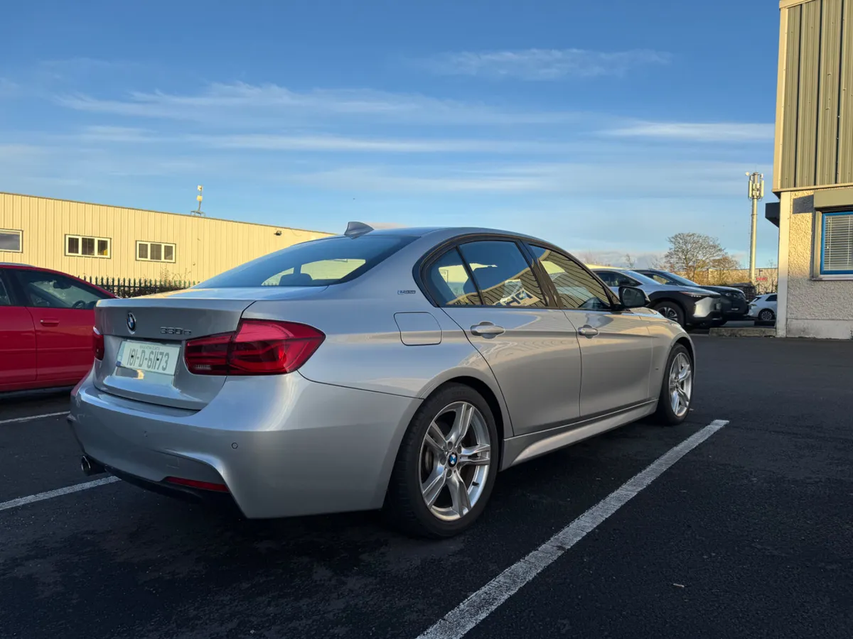 BMW 3-Series 2018 - Image 3