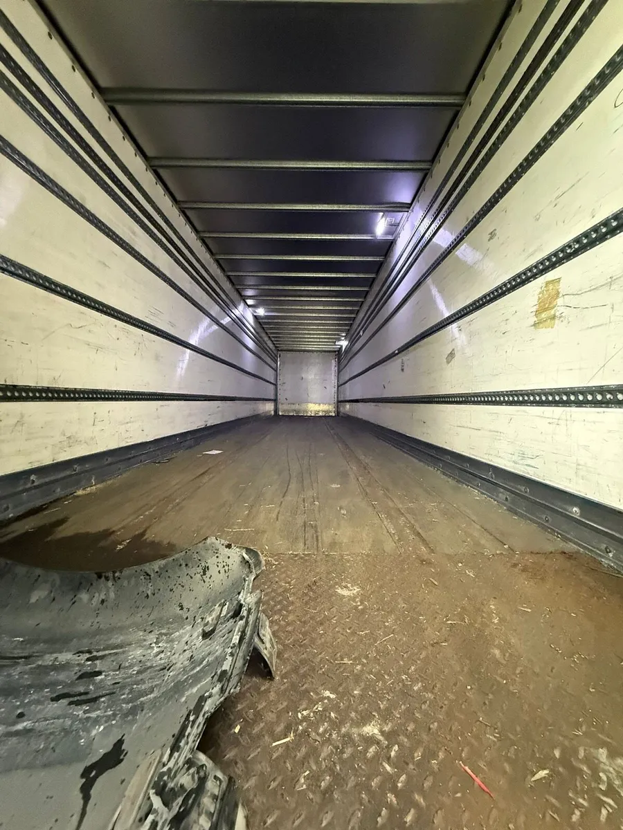 Storage box van - Image 3