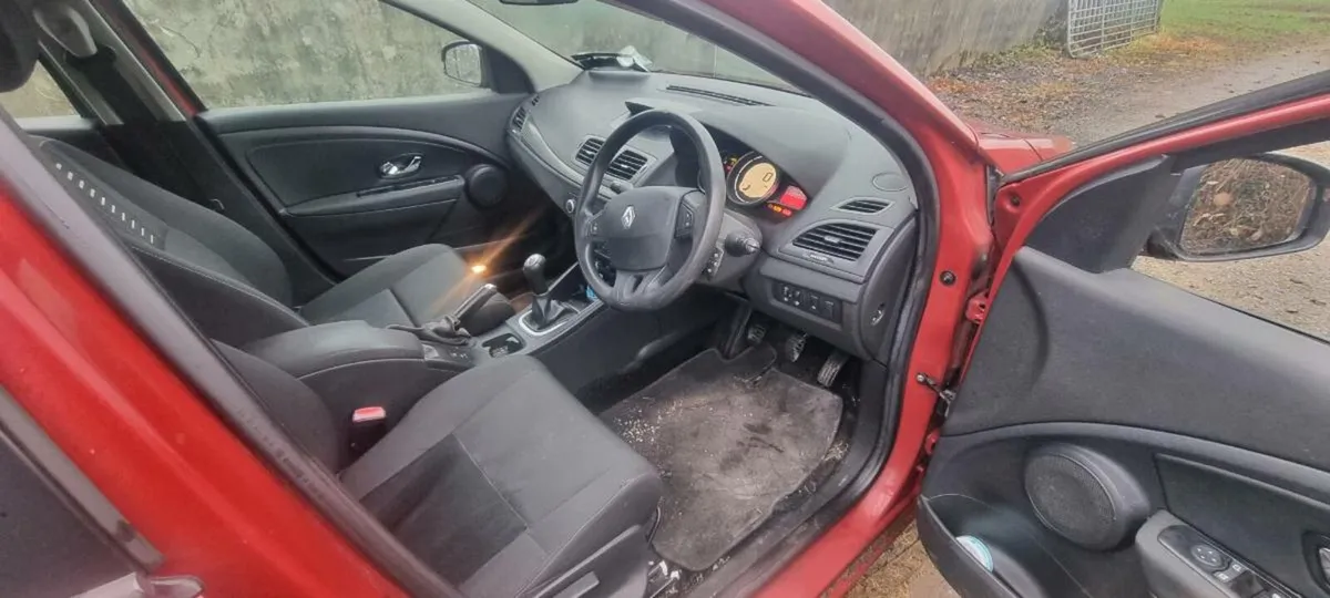 2012 megane - Image 2